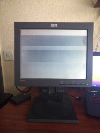 Monitor LCD IBM 15' Leer