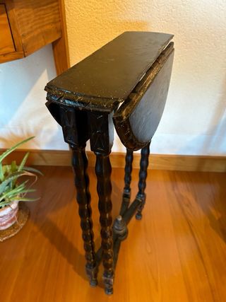 MESA MUY ANTIGUA