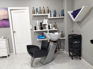 R-7936875  Traspaso Peluquería Sant Boi de Llobreg