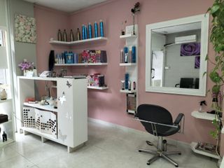 R-7936875  Traspaso Peluquería Sant Boi de Llobreg