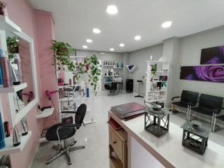 R-7936875  Traspaso Peluquería Sant Boi de Llobreg