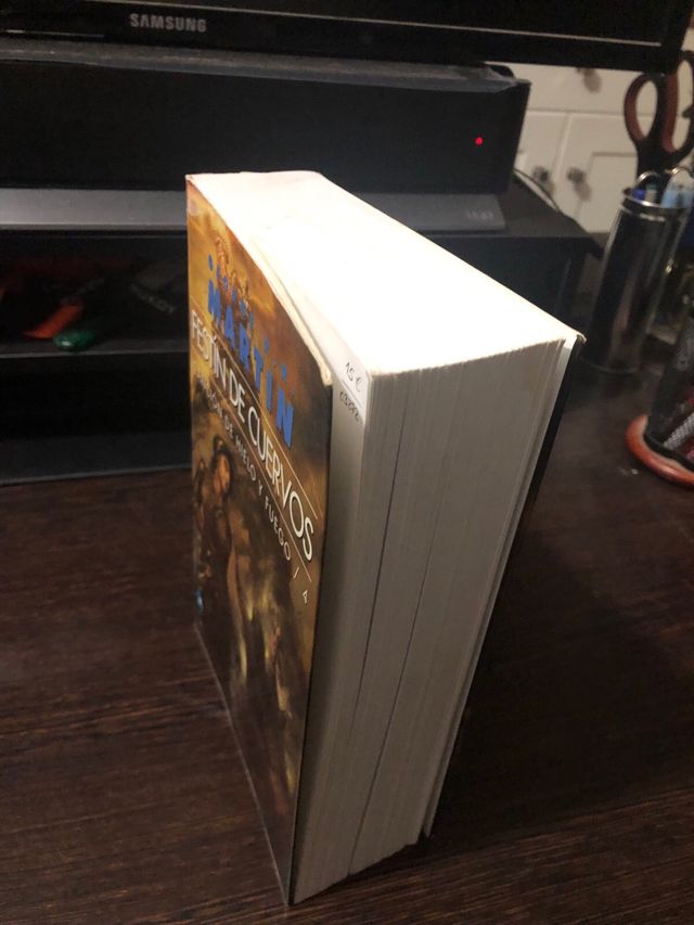 Festín de cuervos, primera edición en español