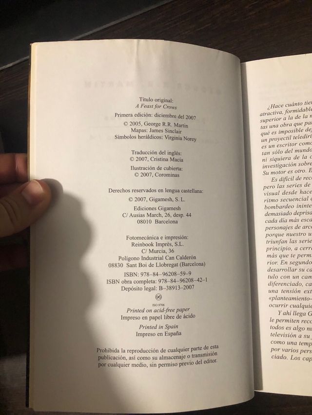 Festín de cuervos, primera edición en español