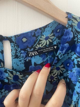 Vestido floral Zara