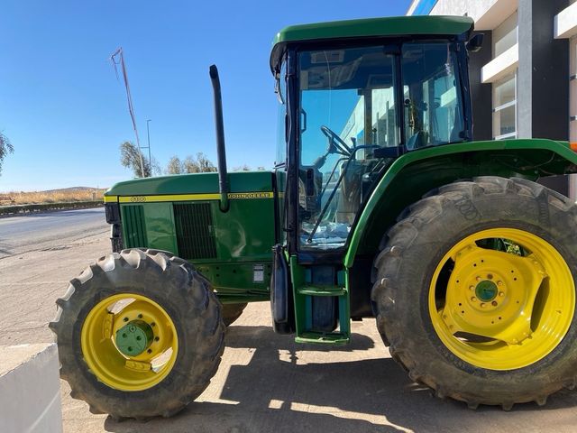 Jhon theree 6100 DT cabina 