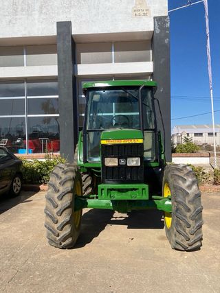 Jhon theree 6100 DT cabina