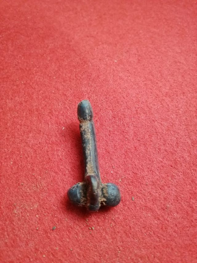 Falo colgante , fertilidad , buena patina bronce