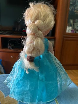 Muñeca frozen elsa