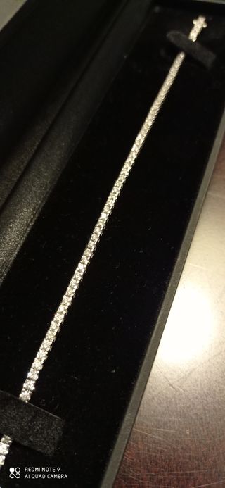 Conjunto de tres piezas de joyería de oro 