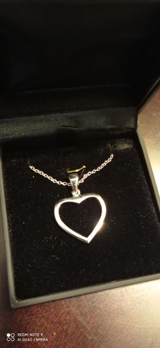 Conjunto de tres piezas de joyería de oro 