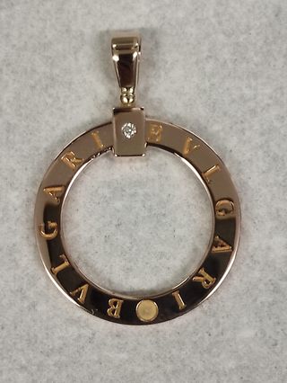 Conjunto de tres piezas de joyería de oro 