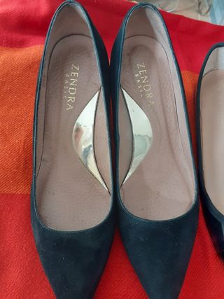 Zapatos de tacón y regalo manoletinas