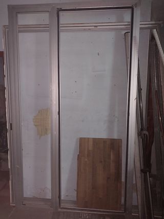 Ventana de aluminio salida a balcón 