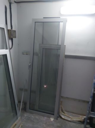 Ventana de aluminio salida a balcón 