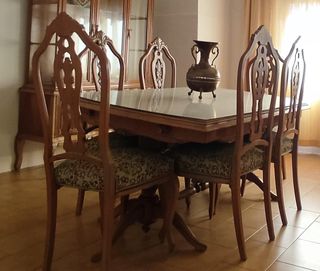 MESA Y SEIS SILLAS VINTAGE