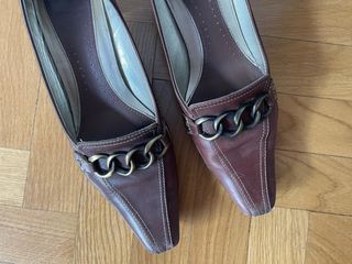 Zapatos tacón bajo Clarks 
