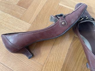 Zapatos tacón bajo Clarks 
