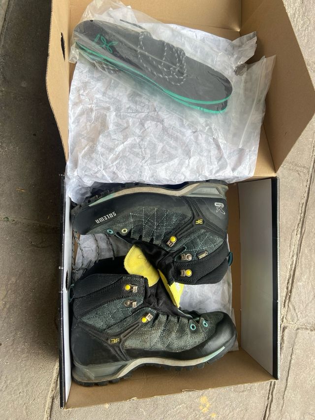 Botas de montaña salewa T38,5w MTN Trainer Goretex