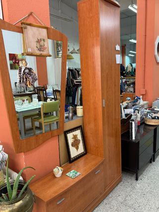 Zapatero con entrada y espejo