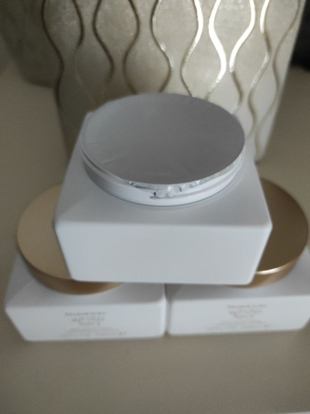 Elizabeth ArdenWhite tea body water