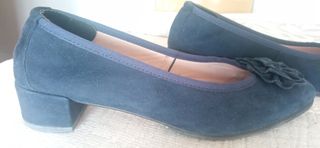 Zapato salón tacón bajo