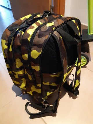 Patinete infantil con mochila
