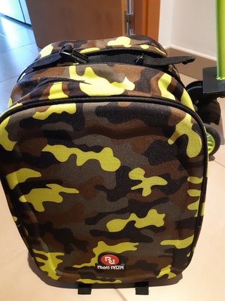Patinete infantil con mochila