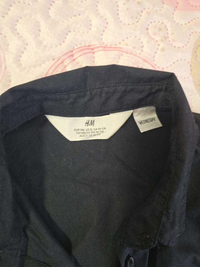 Camisa negra de wednesday