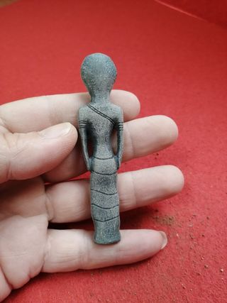 Esvoto ibero sacerdote buena patina bronce