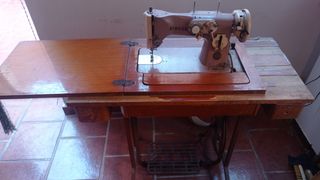 Maquina de coser singer 
