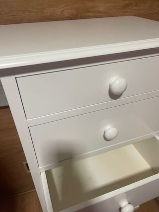 Cajonera blanca de madera