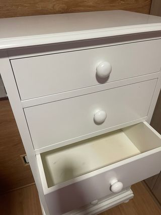 Cajonera blanca de madera