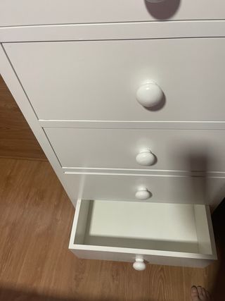 Cajonera blanca de madera