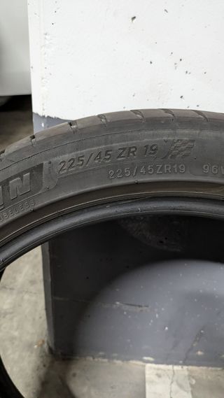 Neumáticos Michelin 225/45/R19