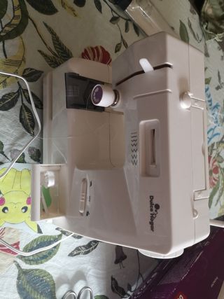 Máquina de coser pequeña