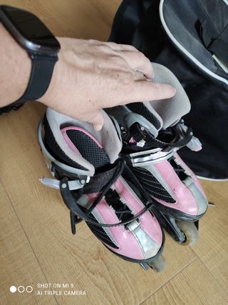 Patines, mochila de patines y protecciones de pati