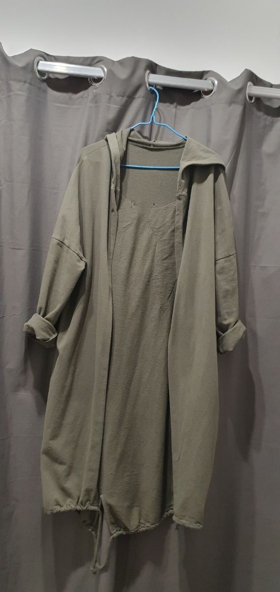 ✅️Chaqueta con capucha y bolsillos