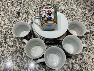 Tazze da caffe in ceranica dipinte a mano