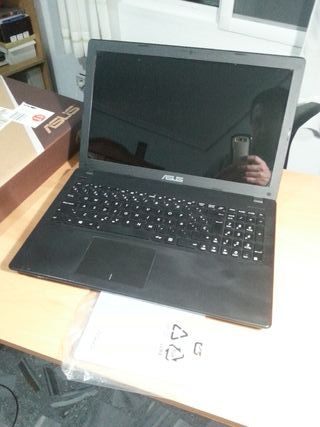 Portátil Asus X551