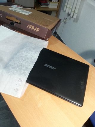 Portátil Asus X551