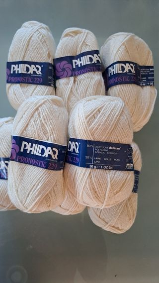 10 gomitoli di lana ecru