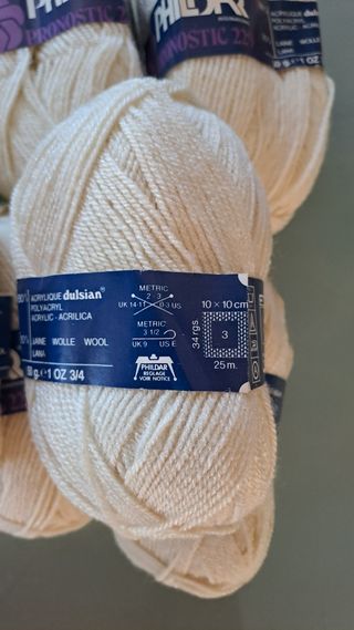 10 gomitoli di lana ecru