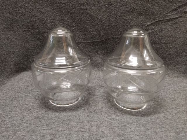 Lote 2 antiguas tulipas de cristal