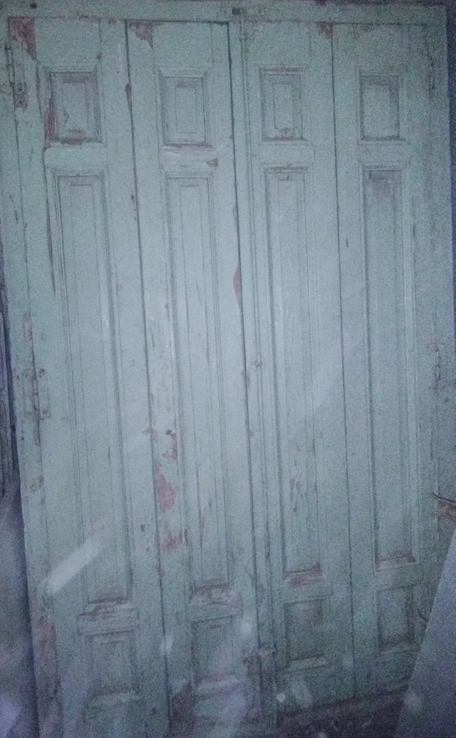 Puertas antiguas de madera maciza 