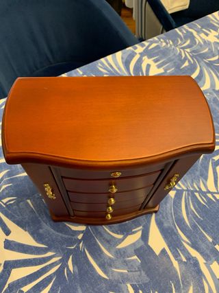 Joyero de madera antiguo