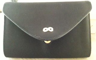 BOLSO RASETE NEGRO CON CORDON DORADO