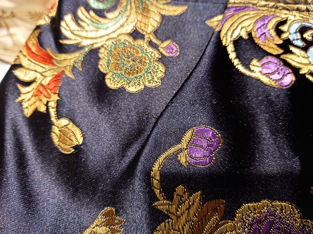 Bolso de fiesta.Clutch.seda.negro y dorado