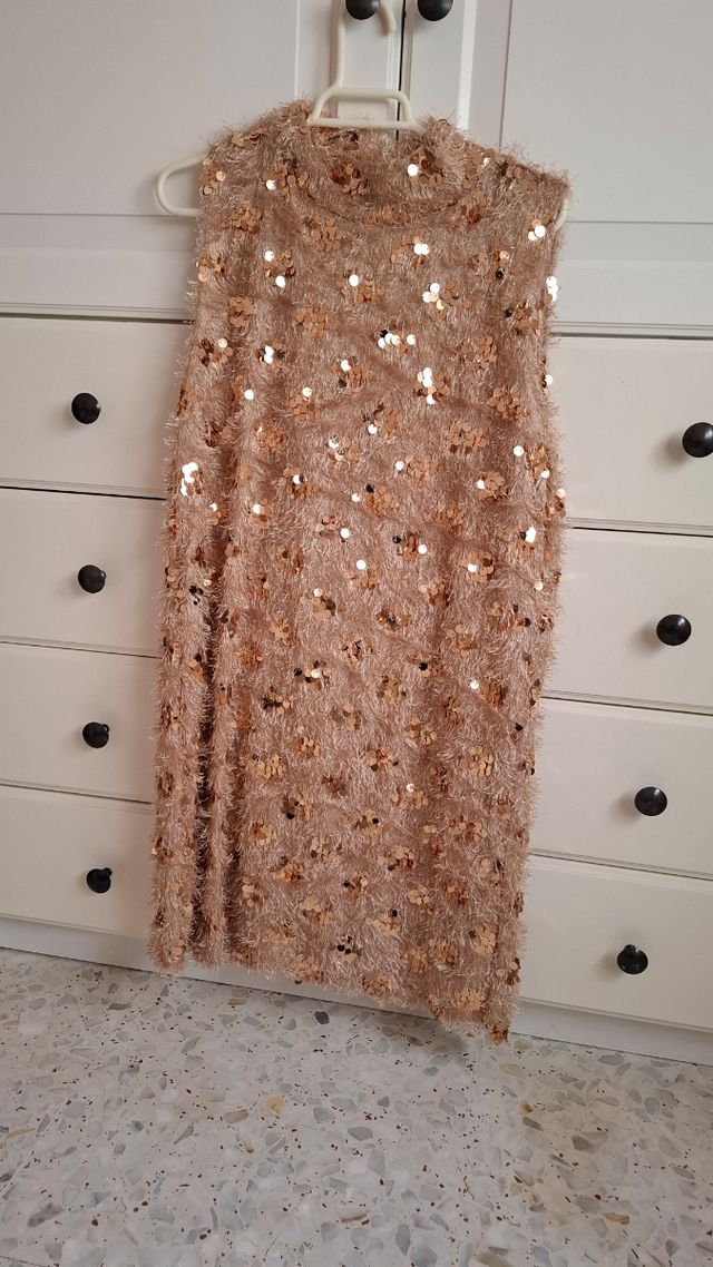 Vestido dorado de lentejuelas