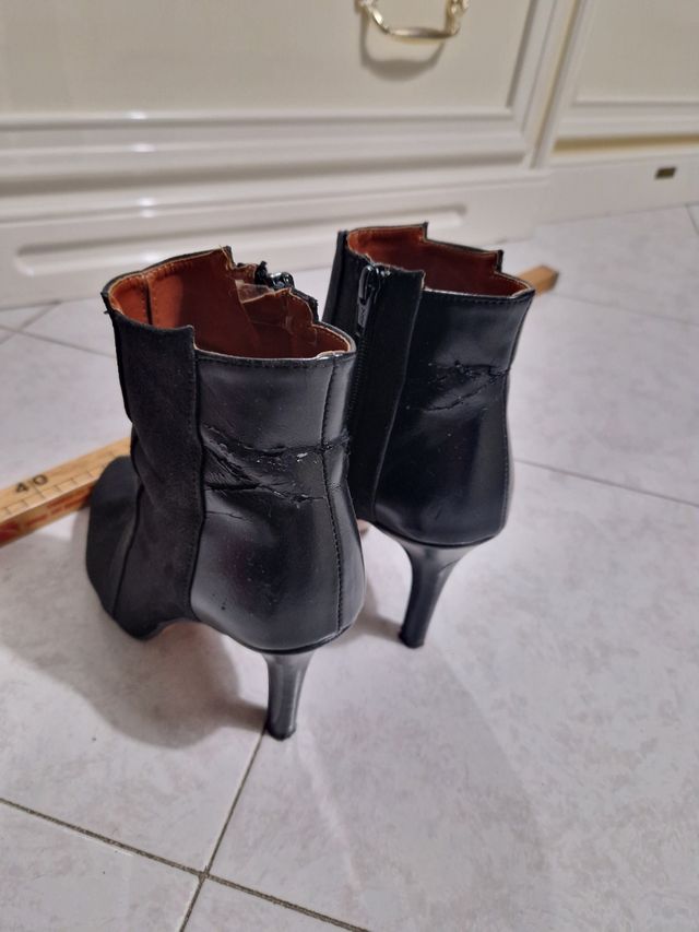 Stivaletto nero con tacco 10 N.37