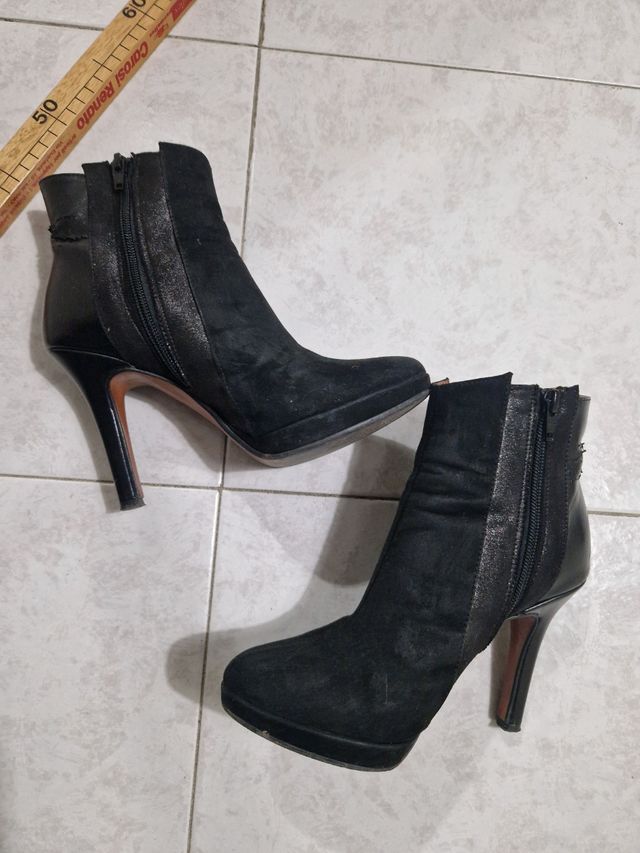 Stivaletto nero con tacco 10 N.37